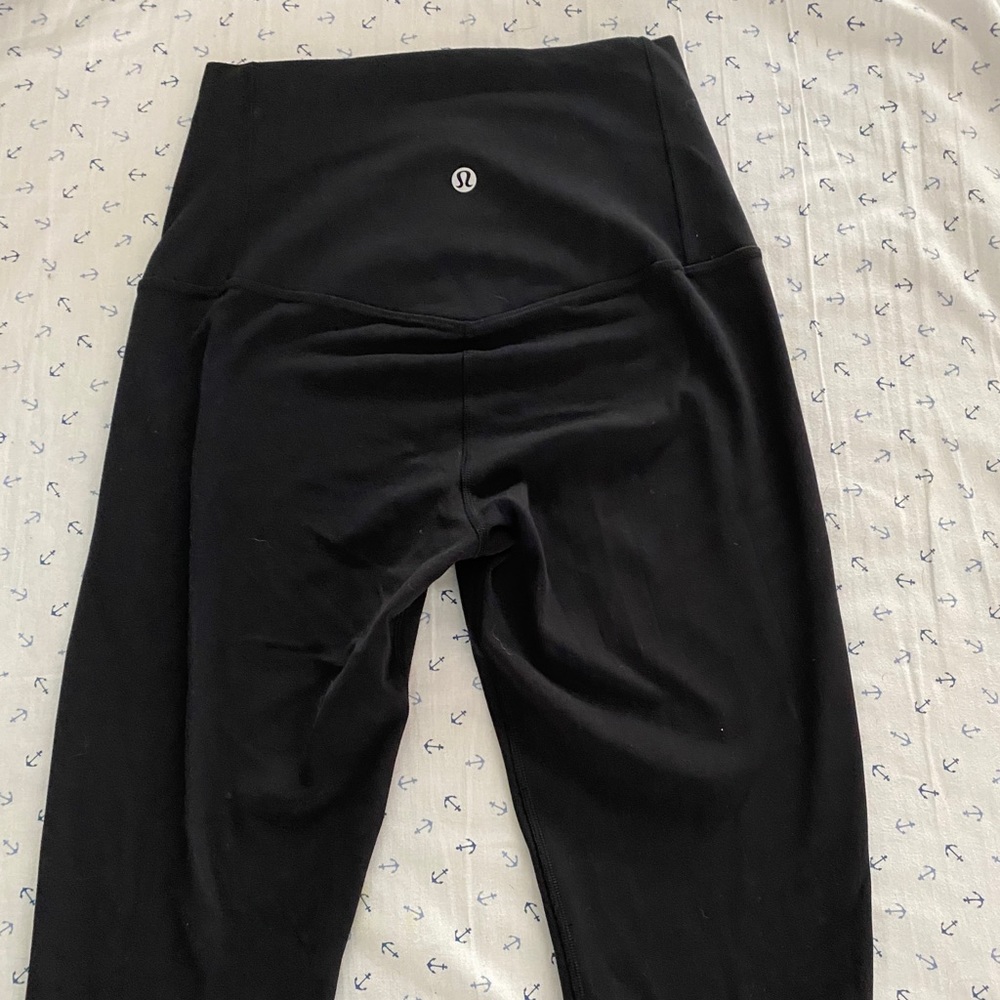 Lululemon size 4 unlimit high rise keyhole tight